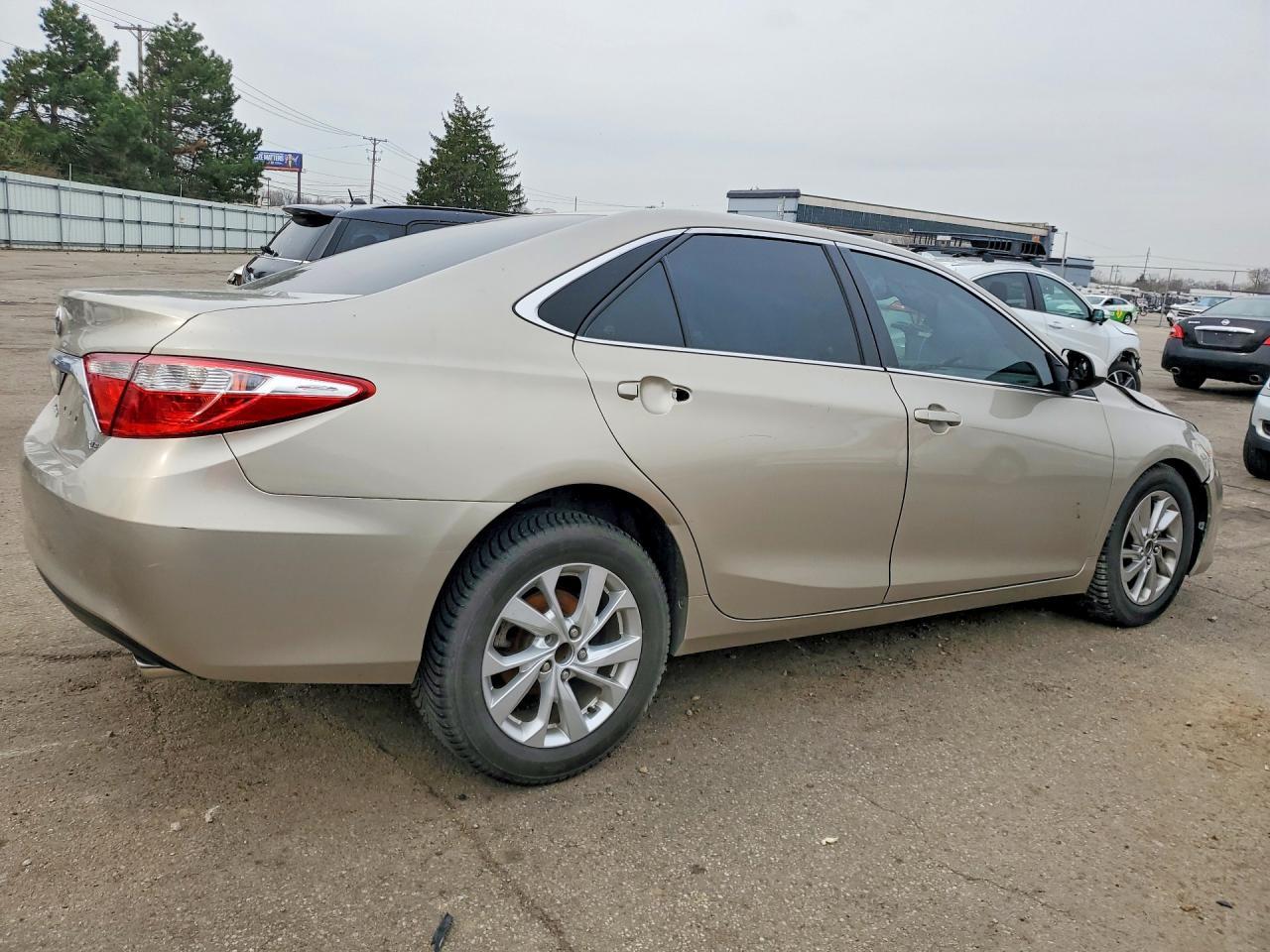 2017 Toyota Camry Xle - zdjęcie 3