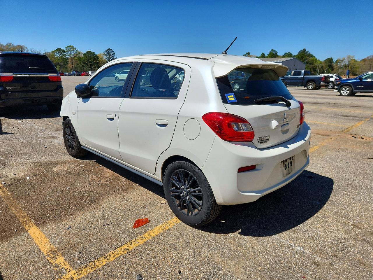 2020 Mitsubishi Mirage Le - zdjęcie 2