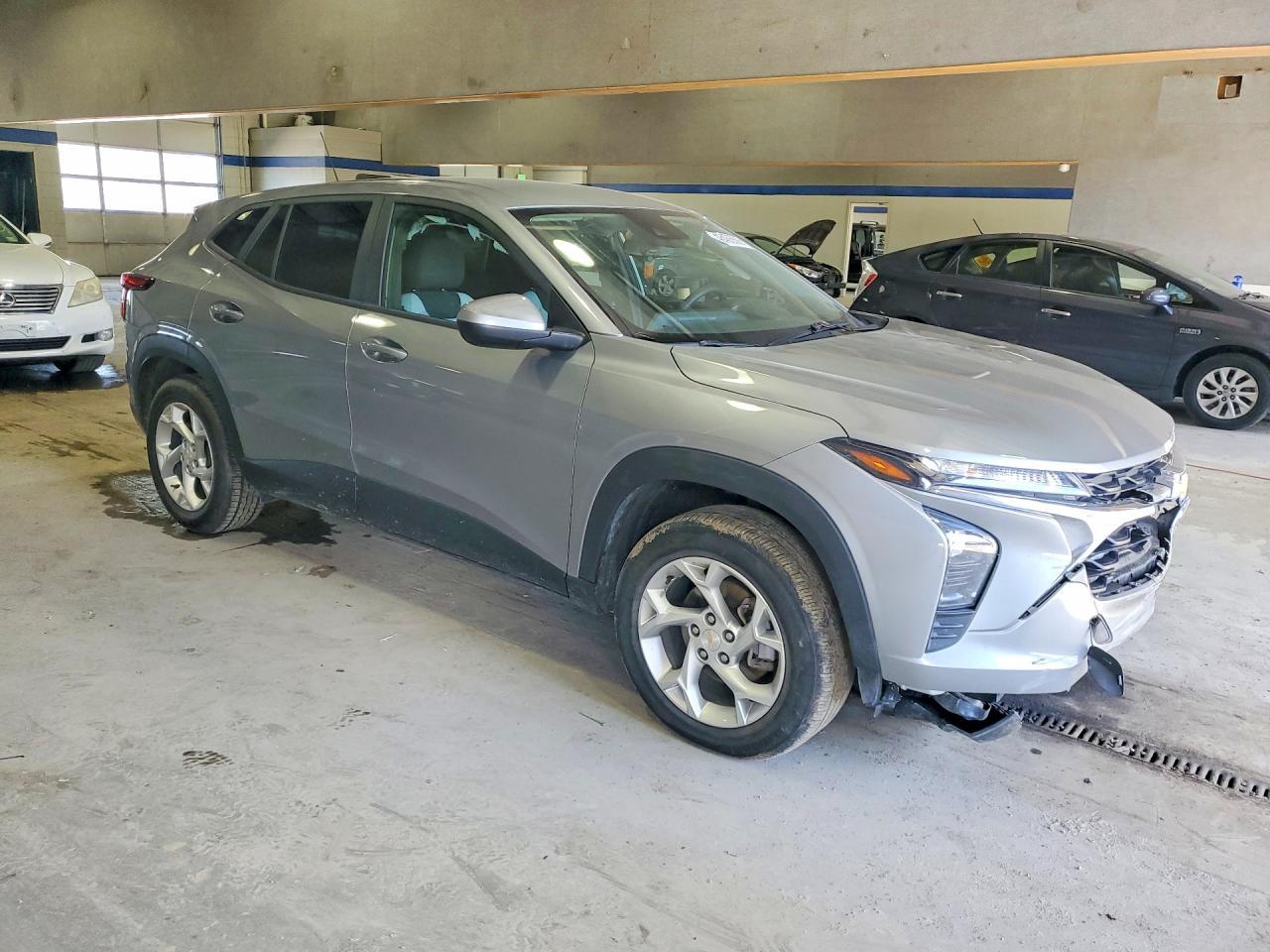 2024 Chevrolet Trax Ls - zdjęcie 4