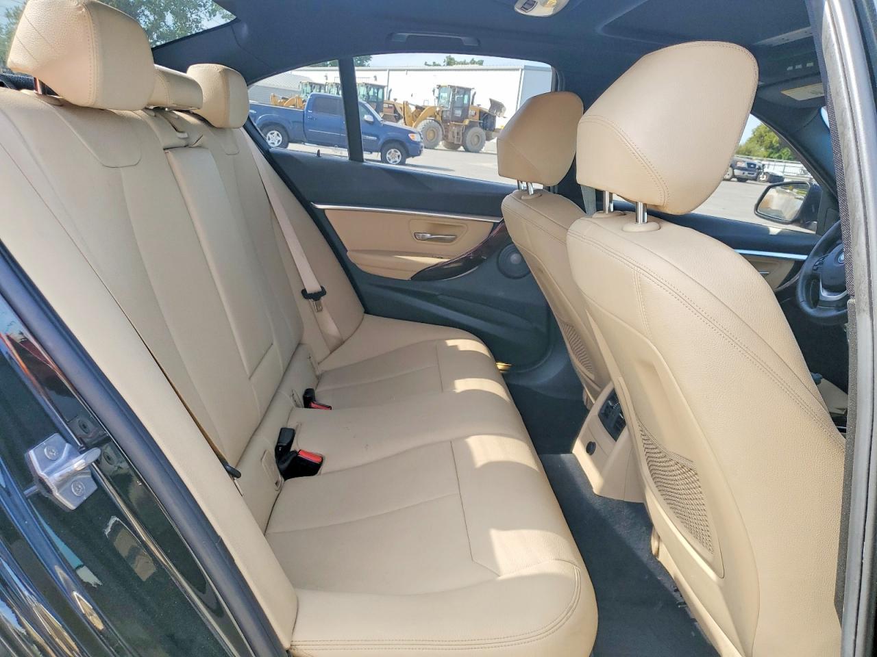 2017 BMW 330E - zdjęcie 10