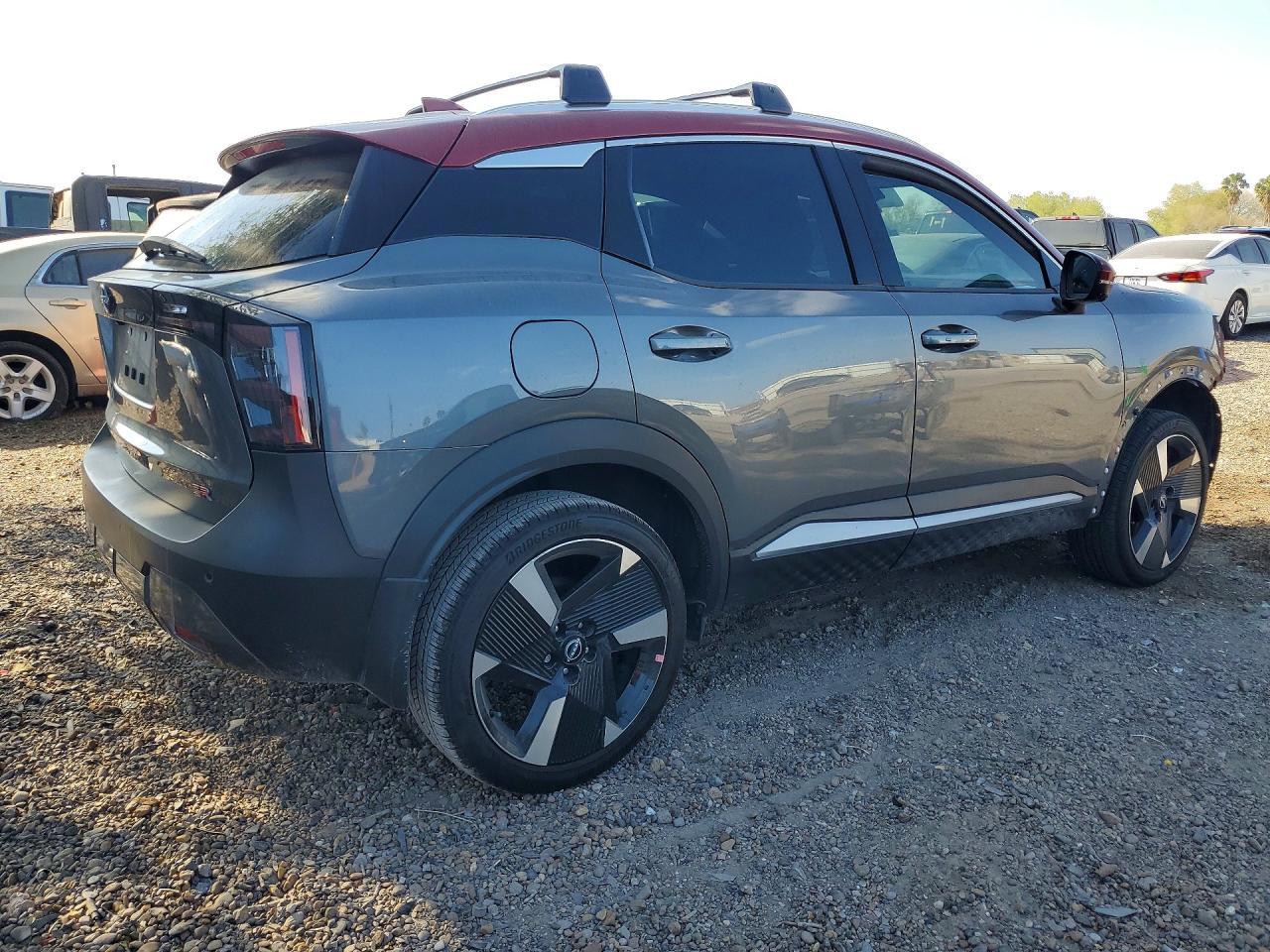 2025 Nissan Kicks Sr - zdjęcie 3