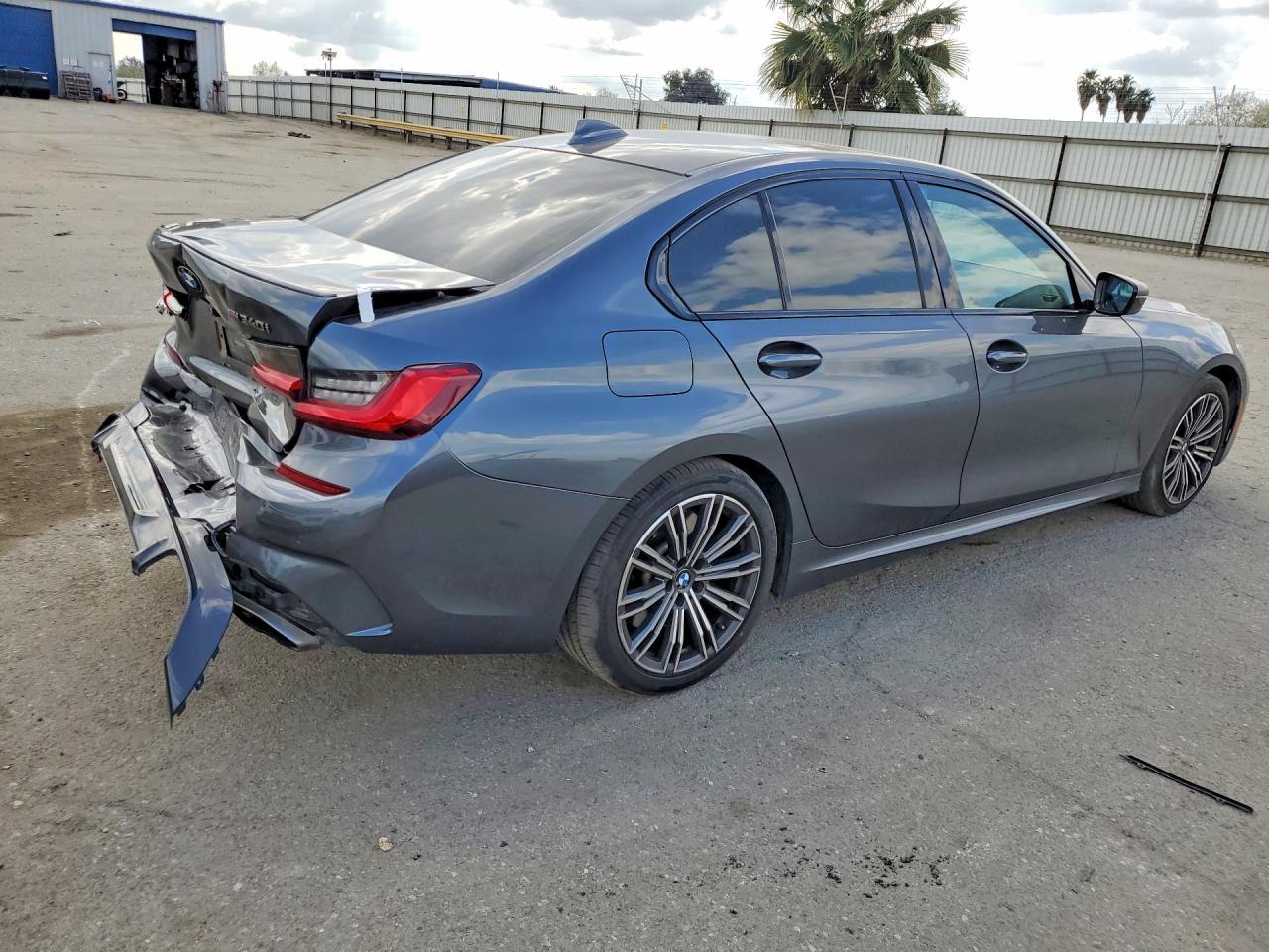 2021 BMW M340I - zdjęcie 3