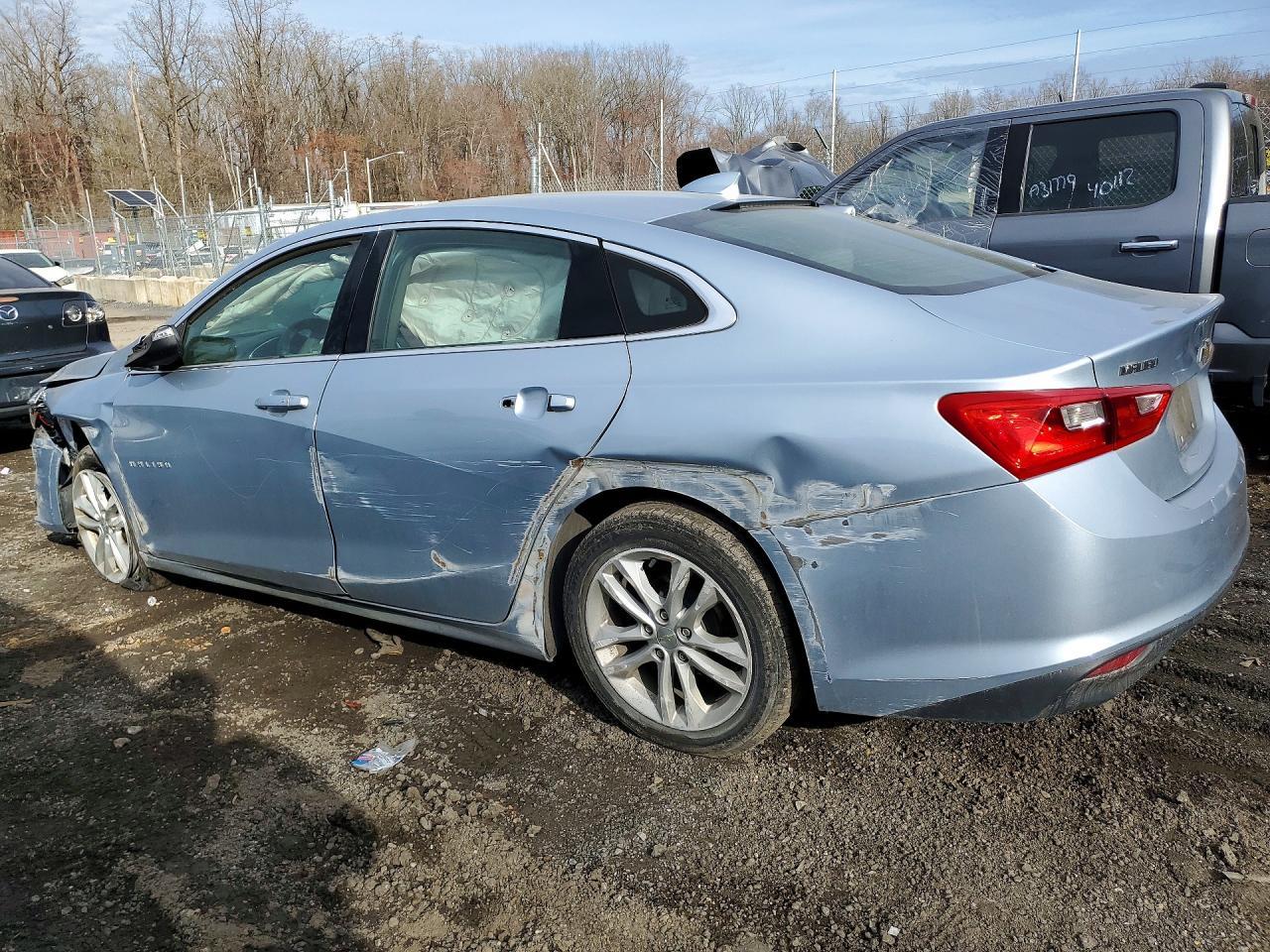 2017 Chevrolet Malibu Lt - zdjęcie 2