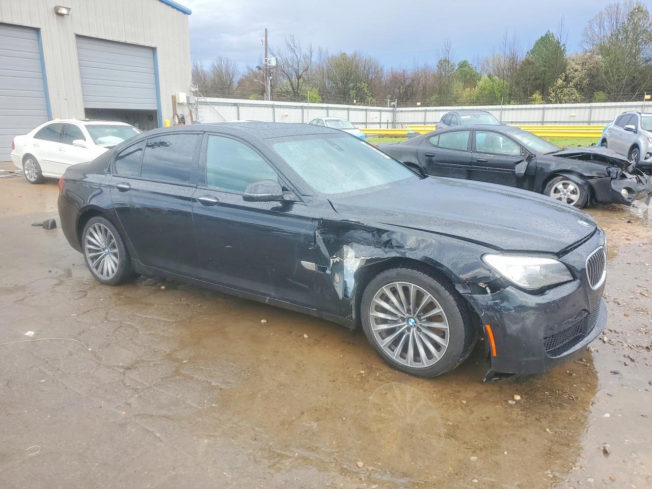 2013 BMW 740 I - zdjęcie 4