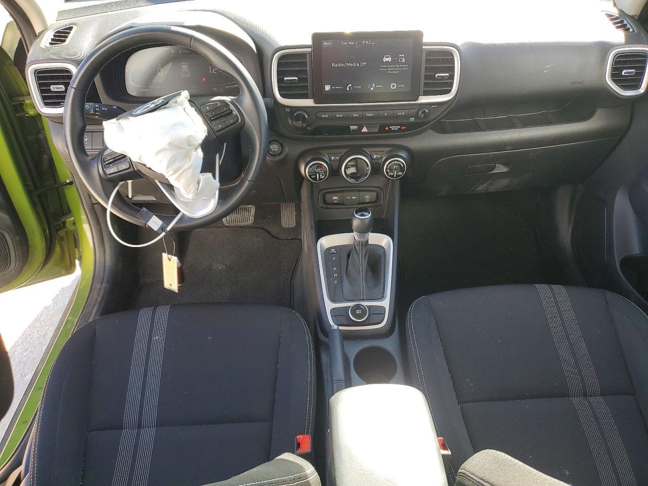 2024 Hyundai Venue Sel - zdjęcie 8