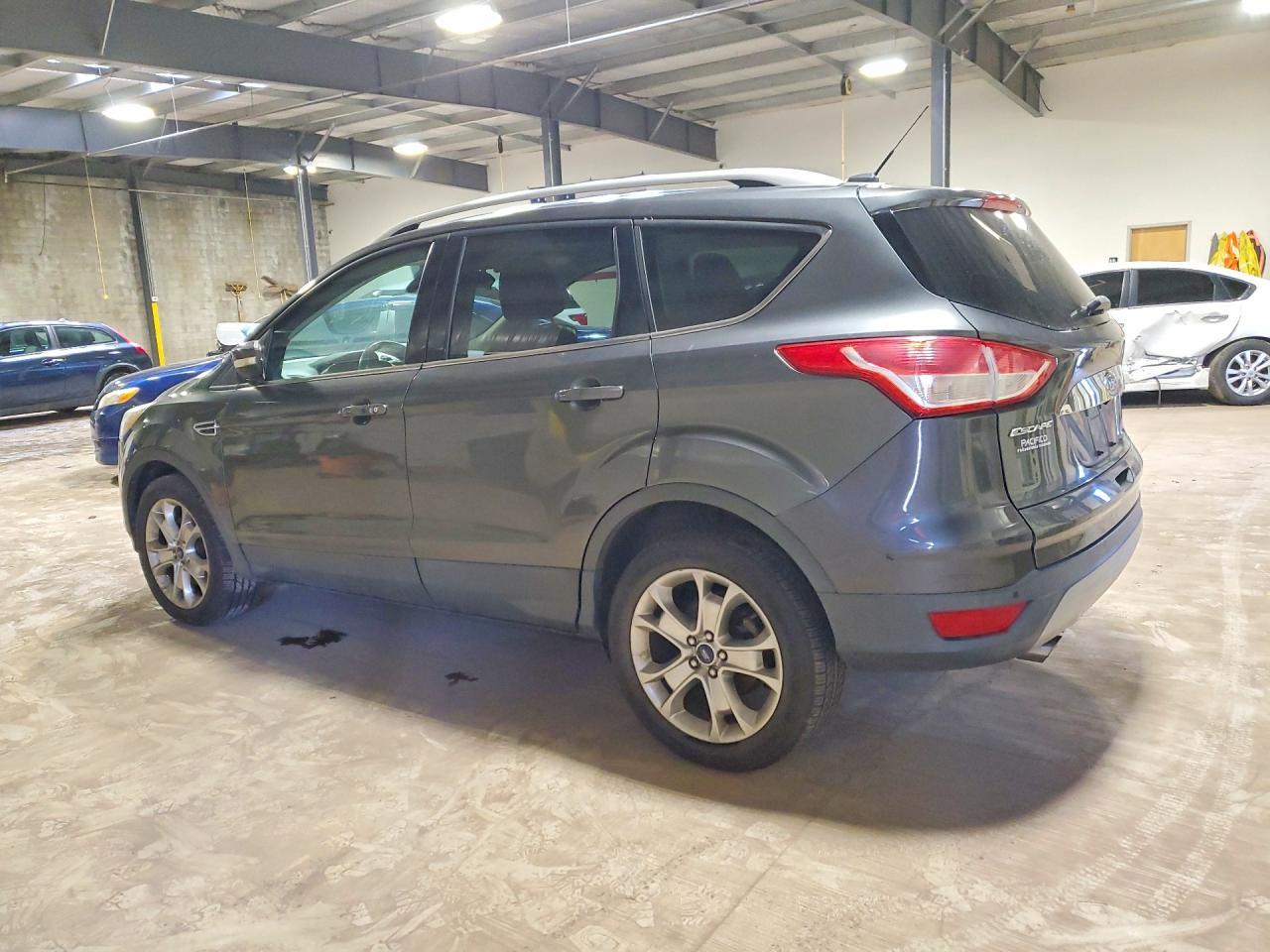 2016 Ford Escape Titanium - zdjęcie 2