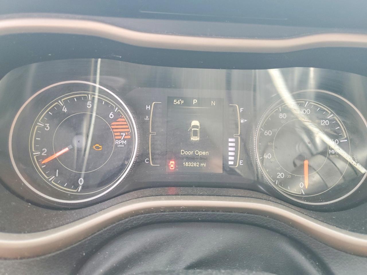 2016 Jeep Cherokee Latitude - zdjęcie 9