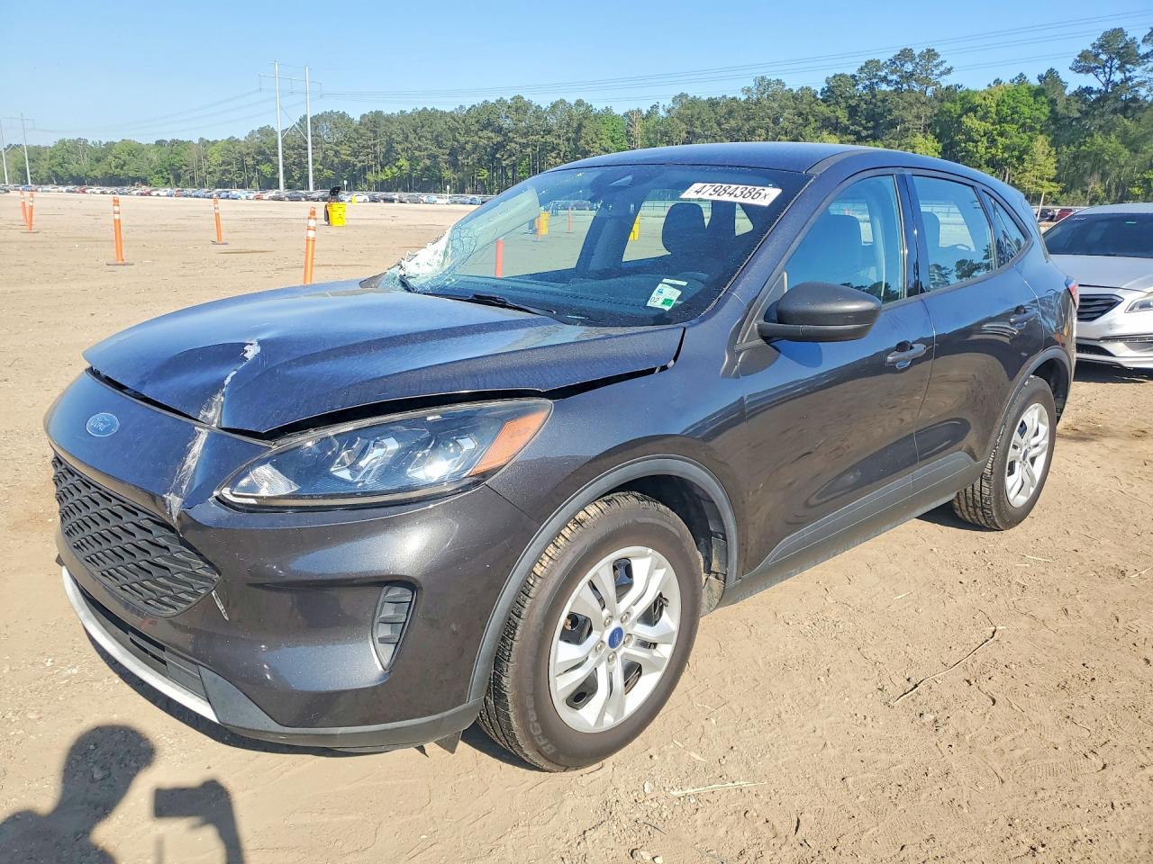 2020 Ford Escape S - zdjęcie główne