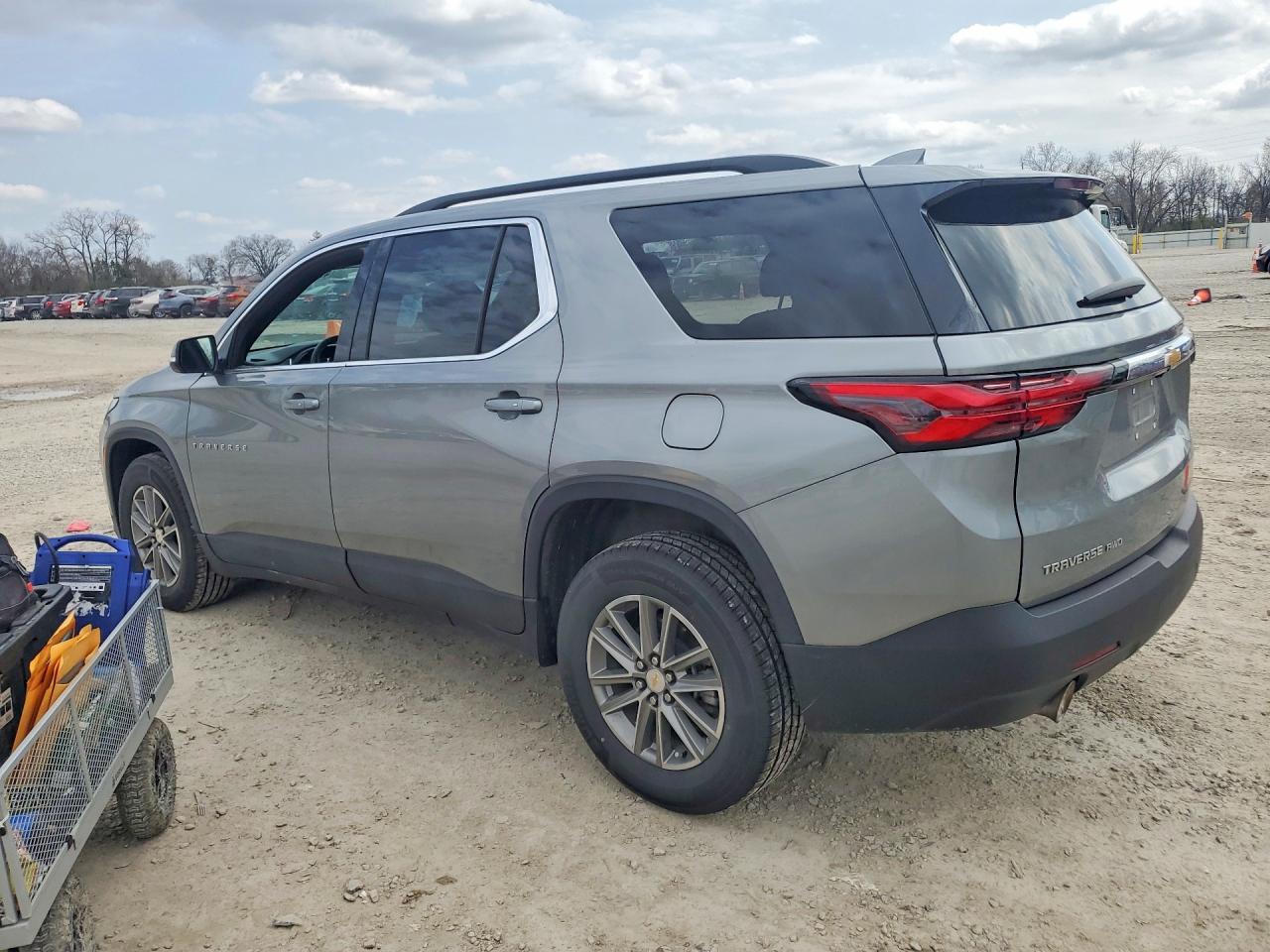 2023 Chevrolet Traverse Lt - zdjęcie 2