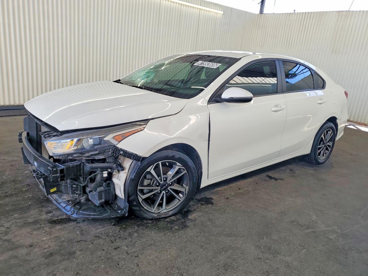 2024 Kia Forte Lxs - zdjęcie główne