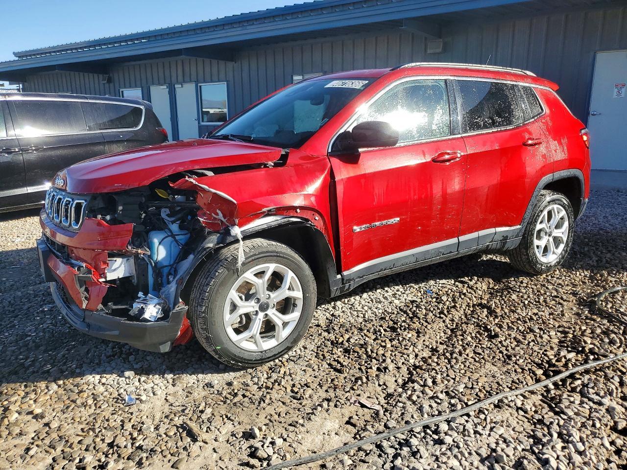 2025 Jeep Compass Latitude - zdjęcie główne
