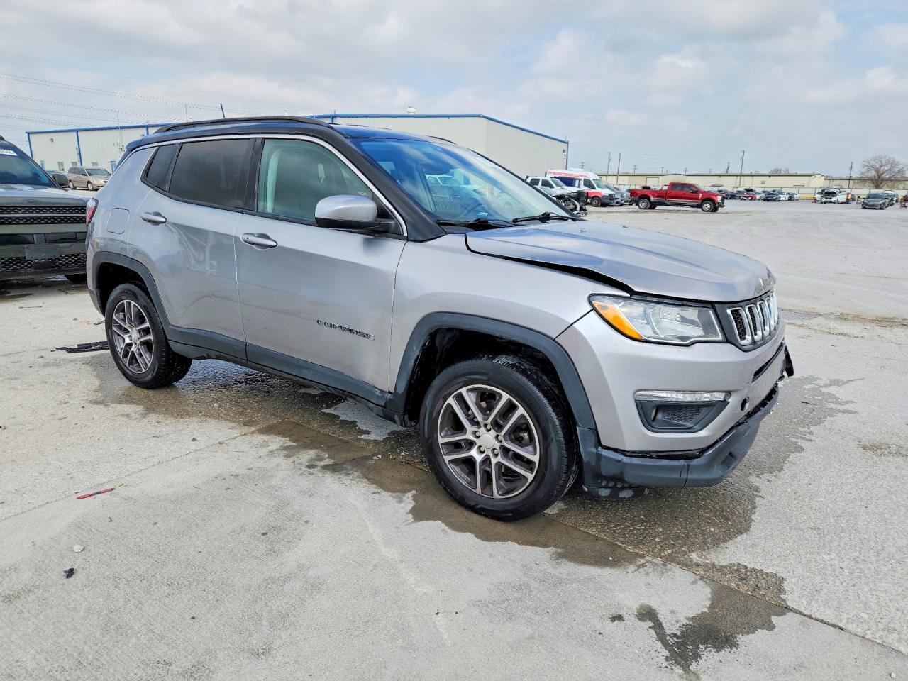 2018 Jeep Compass Latitude - zdjęcie 4