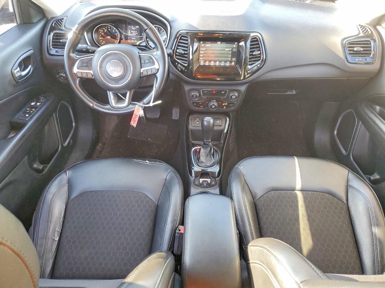 2020 Jeep Compass Latitude - zdjęcie 8