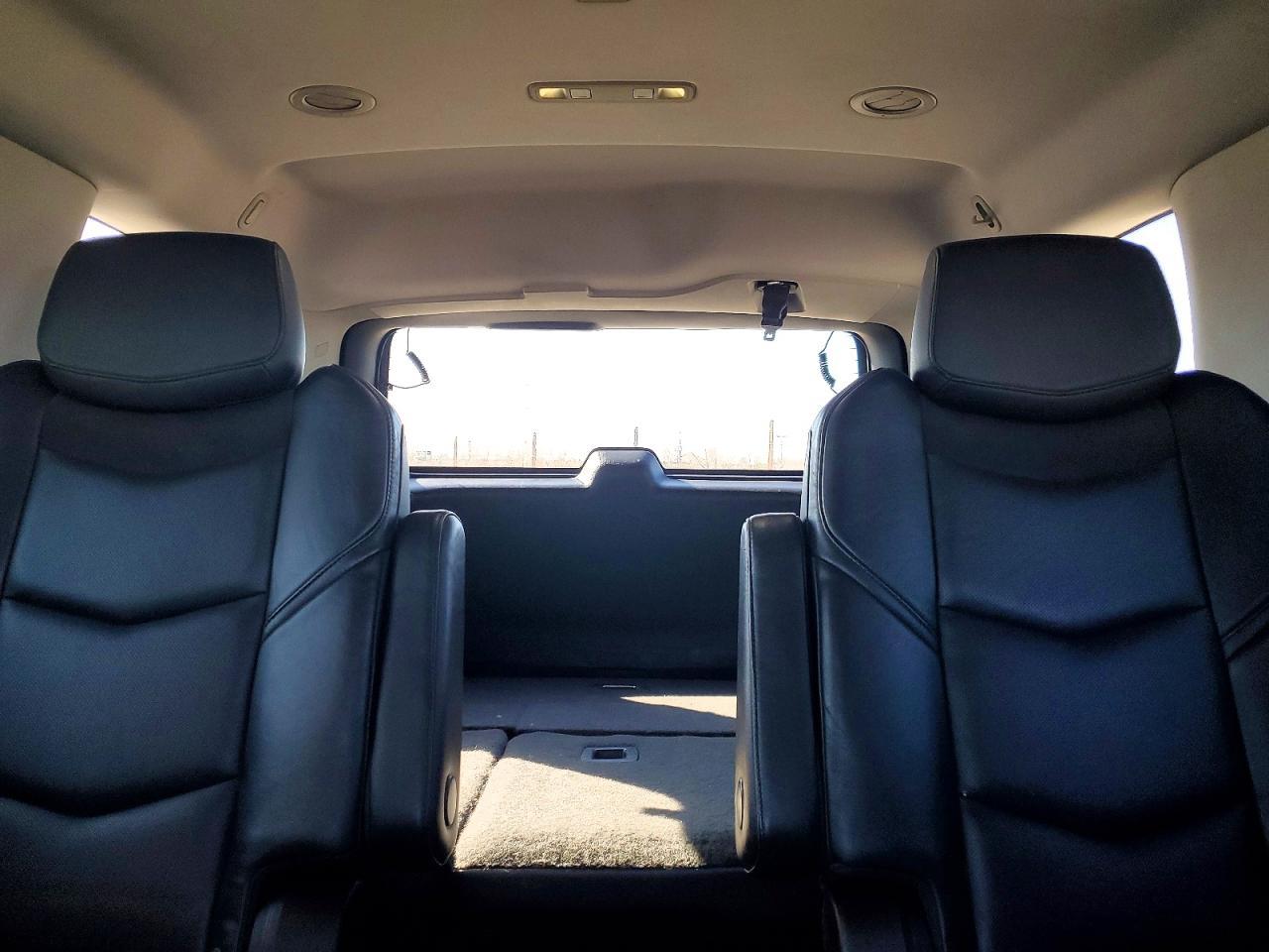 2015 Cadillac Escalade Luxury - zdjęcie 10