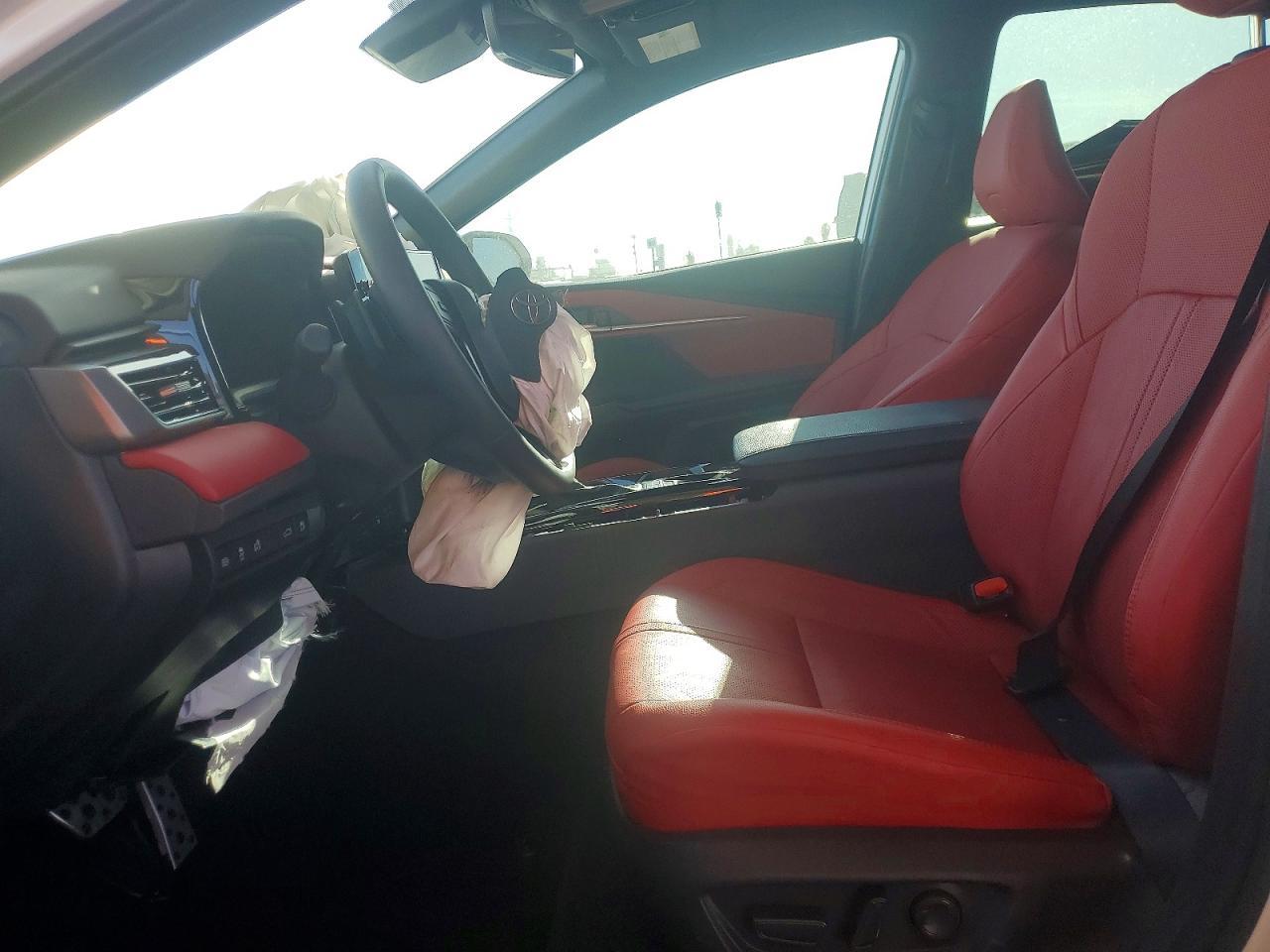 2026 Toyota Camry Xse - zdjęcie 7