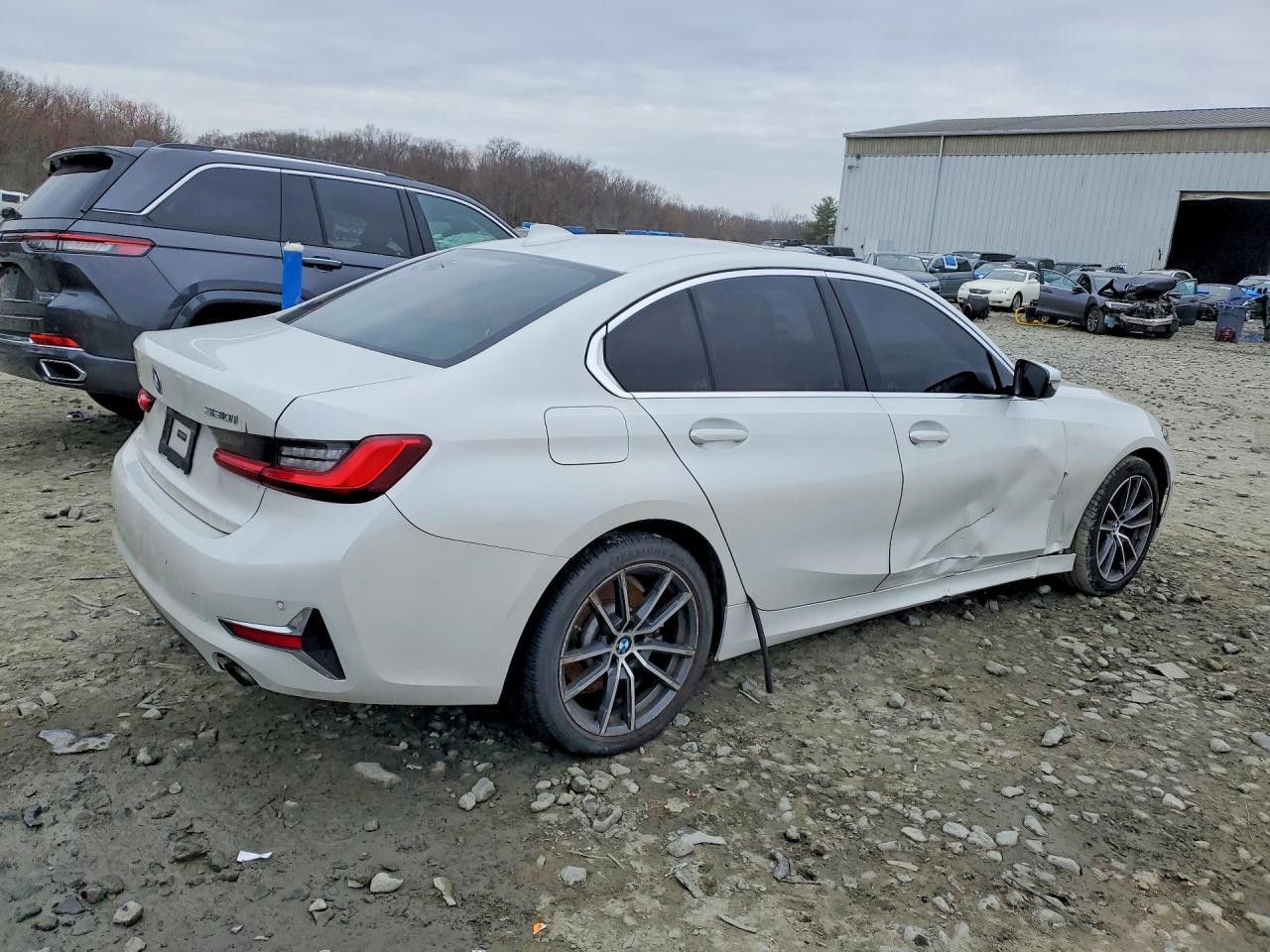BMW Seria 3 - zdjęcie 3