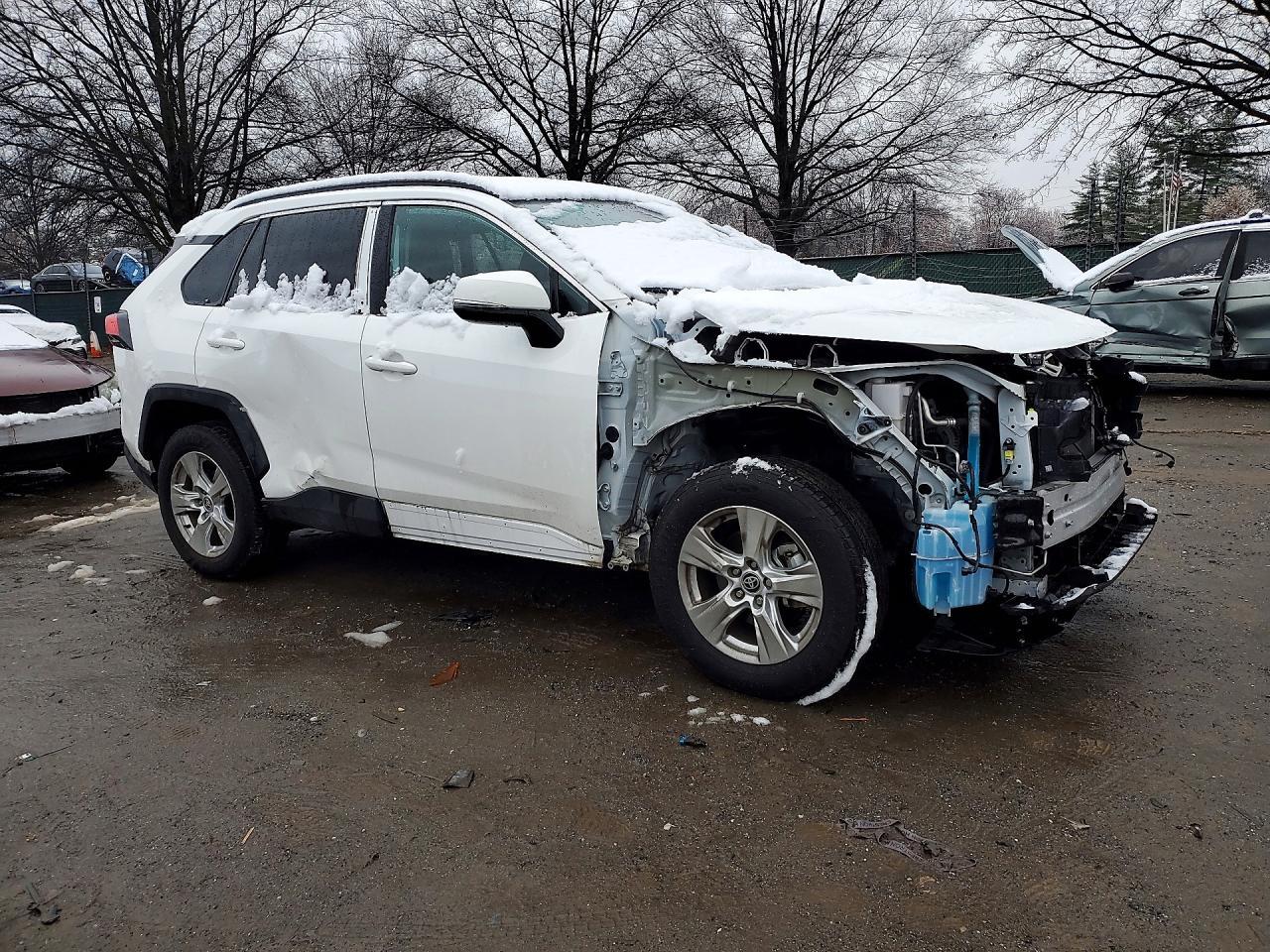 2021 Toyota Rav4 Xle - zdjęcie 4