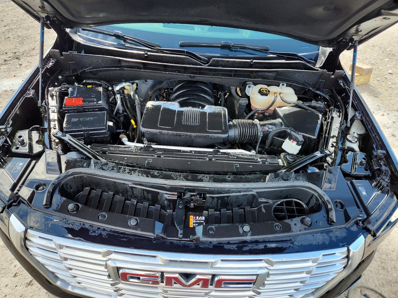 2025 GMC Yukon Denali - zdjęcie 12