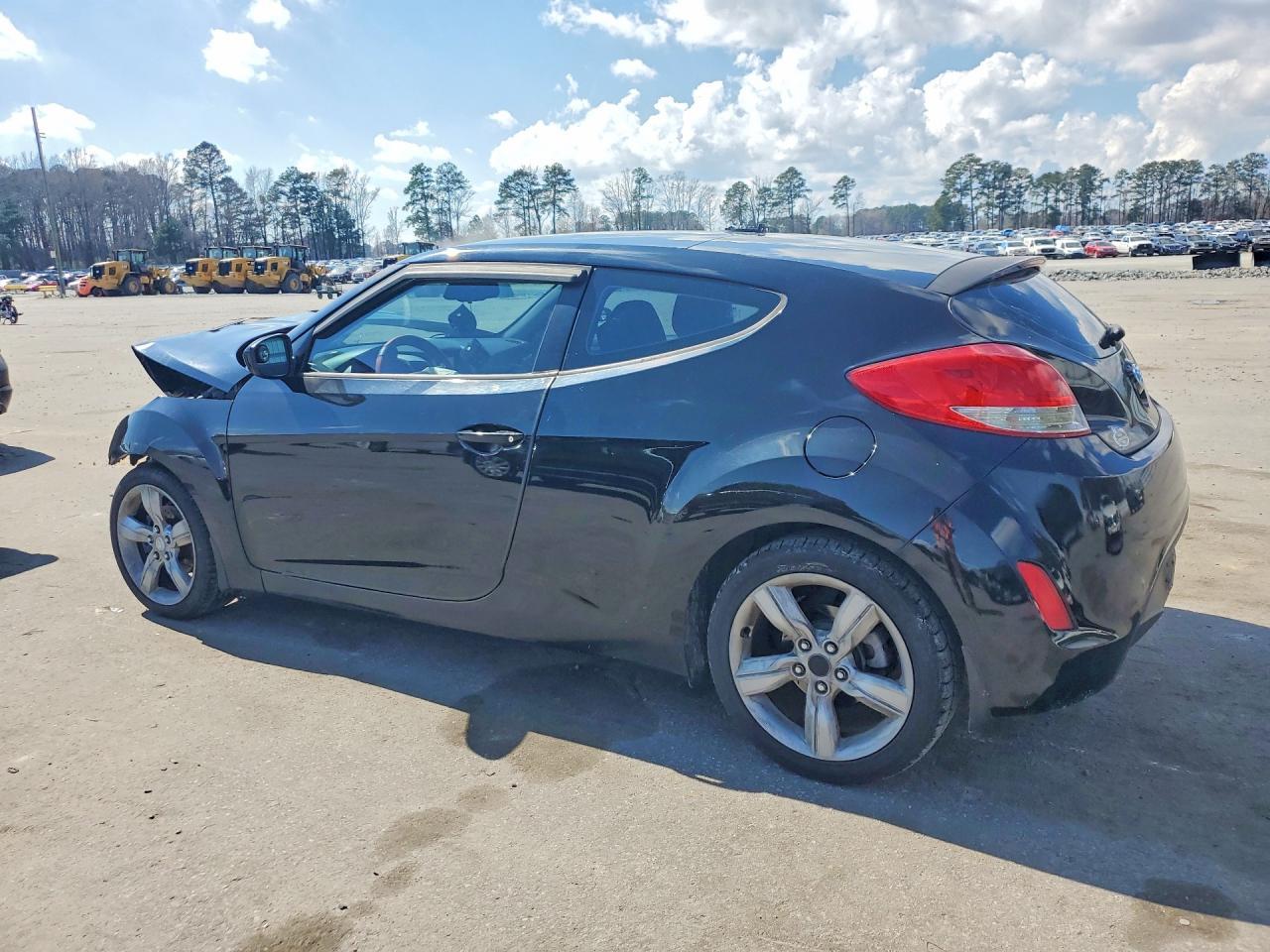 2013 Hyundai Veloster Base - zdjęcie 2