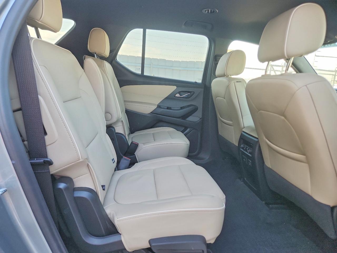2023 Chevrolet Traverse Premier - zdjęcie 11