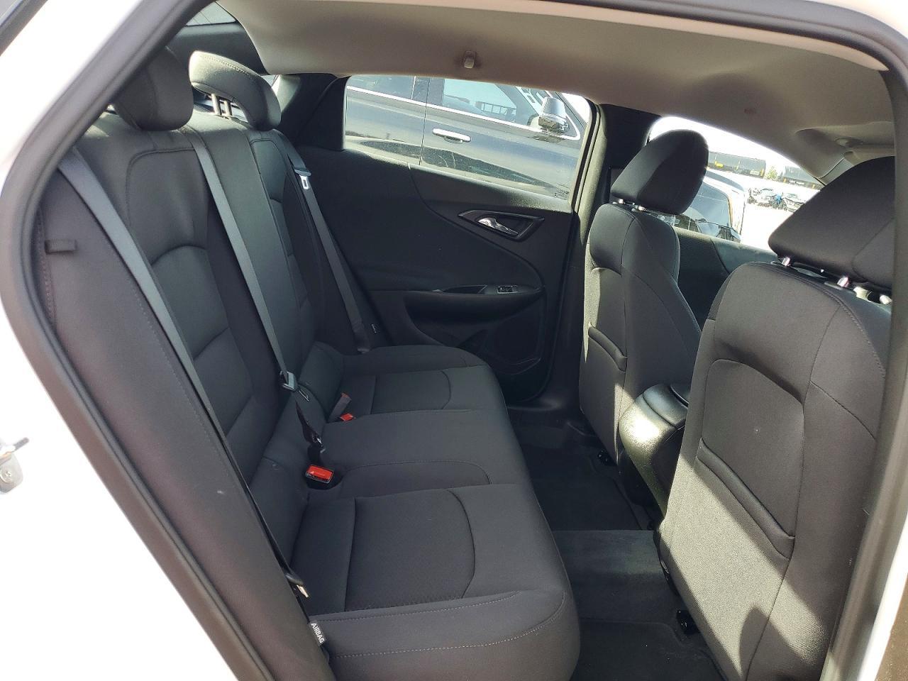 2022 Chevrolet Malibu Ls - zdjęcie 10