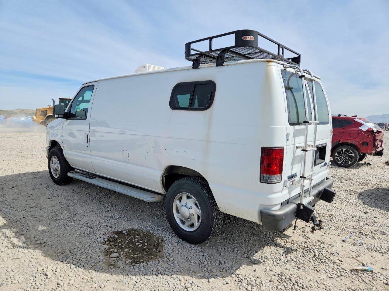 2013 Ford Econoline E250 Van - zdjęcie 2