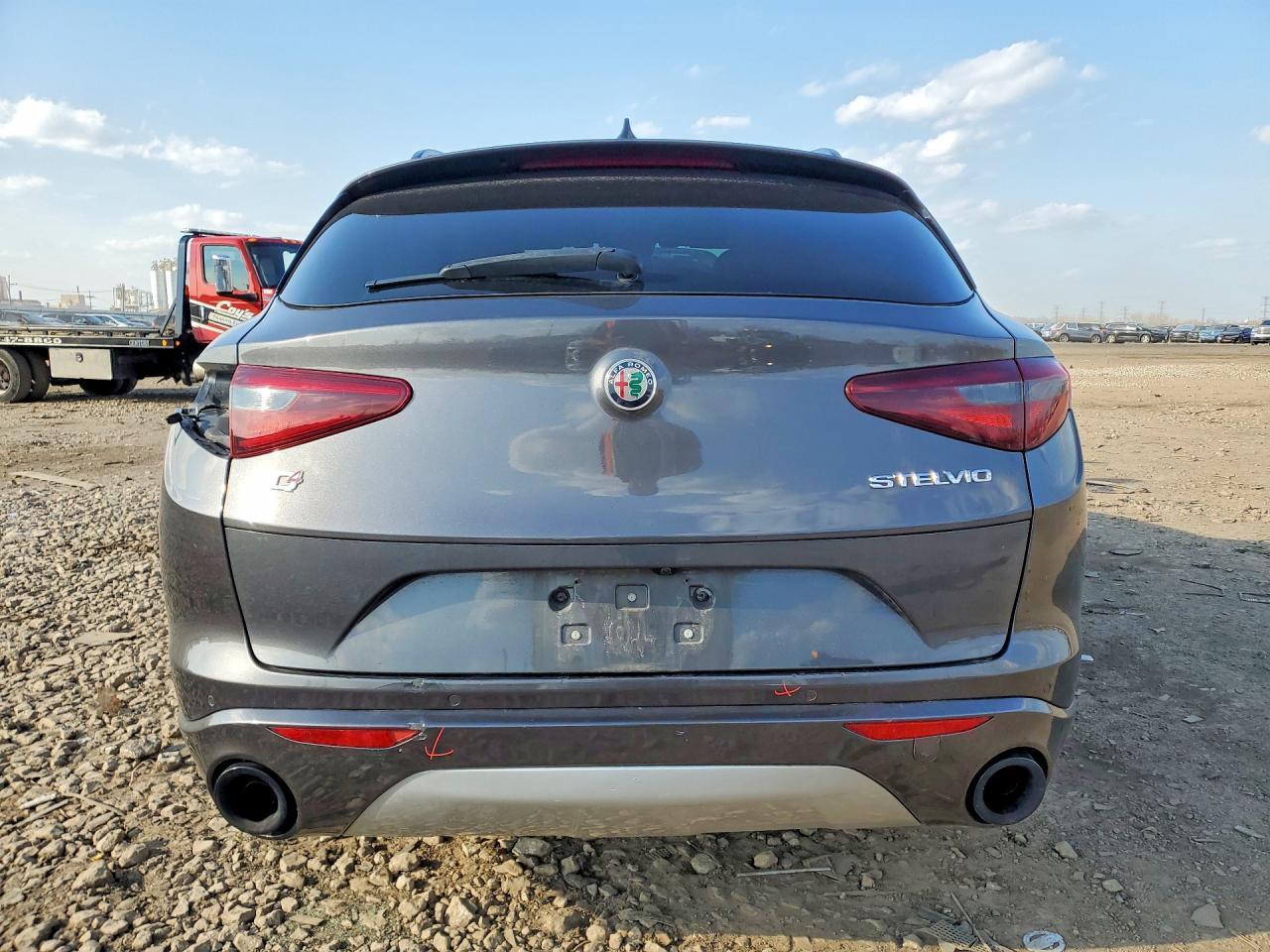 2022 Alfa Romeo Stelvio Ti - zdjęcie 6