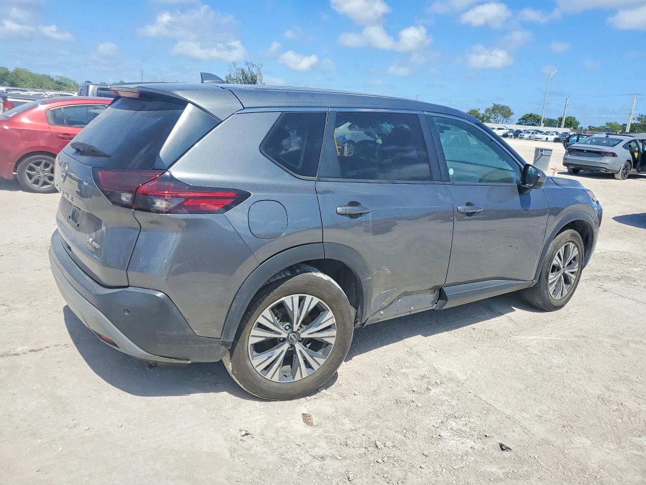 2023 Nissan Rogue Sv - zdjęcie 3