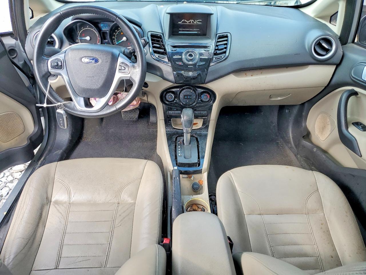 2014 Ford Fiesta Titanium - zdjęcie 8