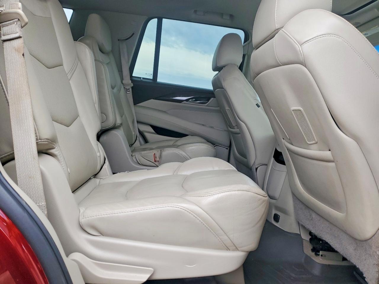 2018 Cadillac Escalade Luxury - zdjęcie 11