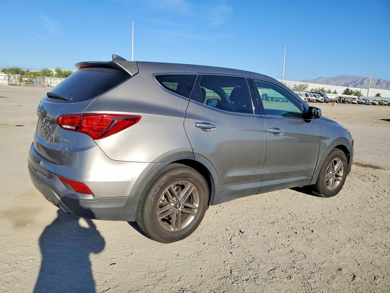 2017 Hyundai Santa Fe Sport 2.4L - zdjęcie 3