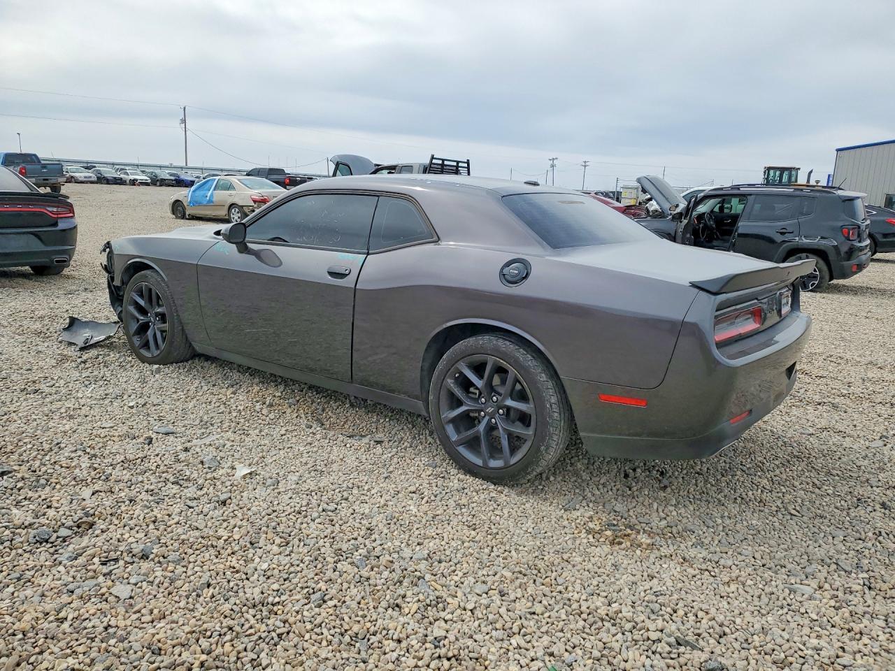 2022 Dodge Challenger Sxt - zdjęcie 2