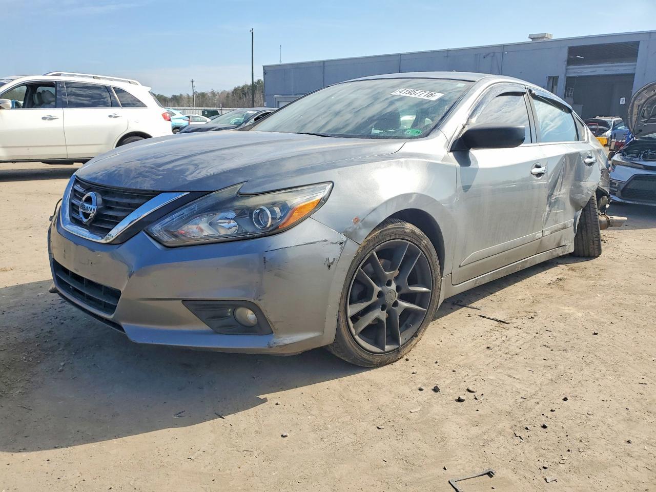 2017 Nissan Altima 2.5 Sr - zdjęcie główne