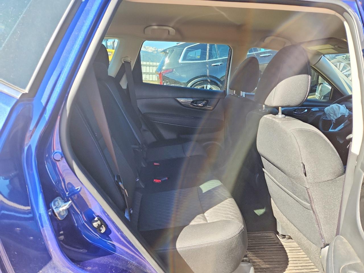 2017 Nissan Rogue S - zdjęcie 10