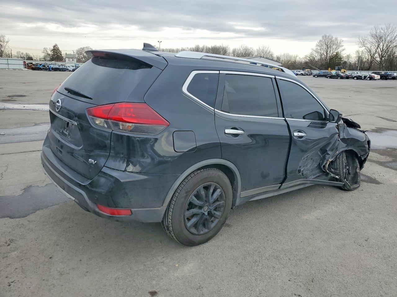 2020 Nissan Rogue Sv - zdjęcie 3