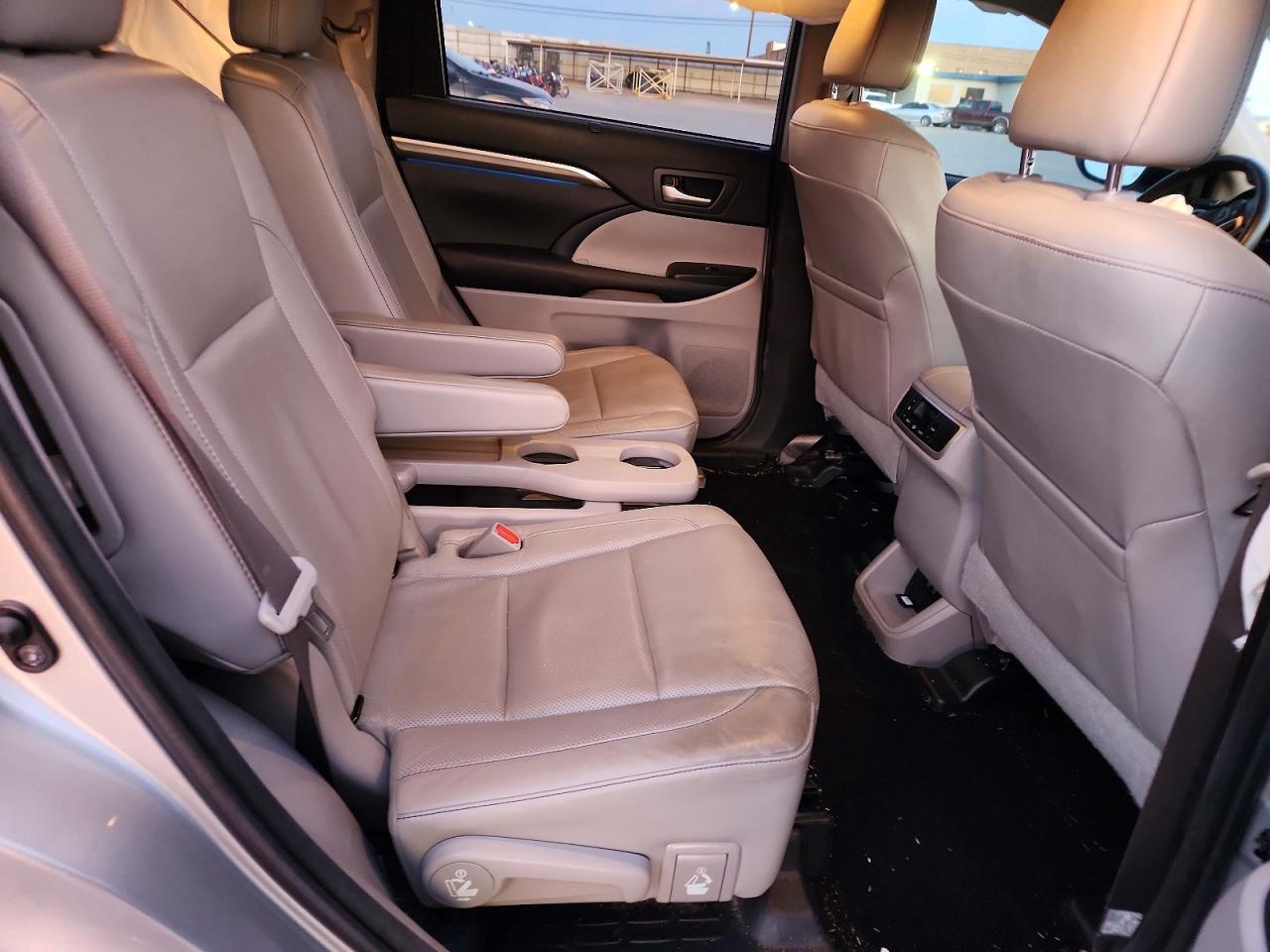 2017 Toyota Highlander Limited - zdjęcie 11