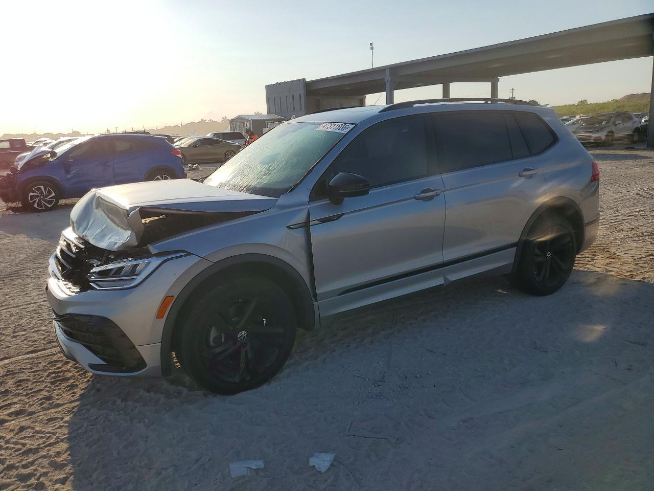 2023 Volkswagen Tiguan Se R-Line Black - zdjęcie główne