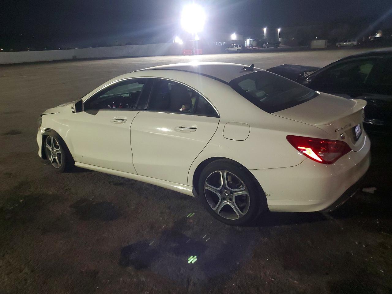 2018 Mercedes-Benz Cla 250 - zdjęcie 2