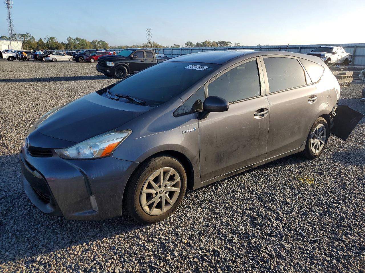 2015 Toyota Prius V Three - zdjęcie główne