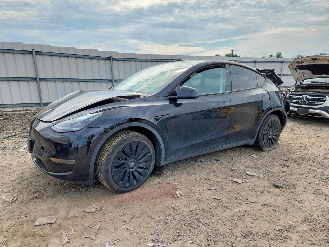 2023 Tesla Model Y - zdjęcie główne