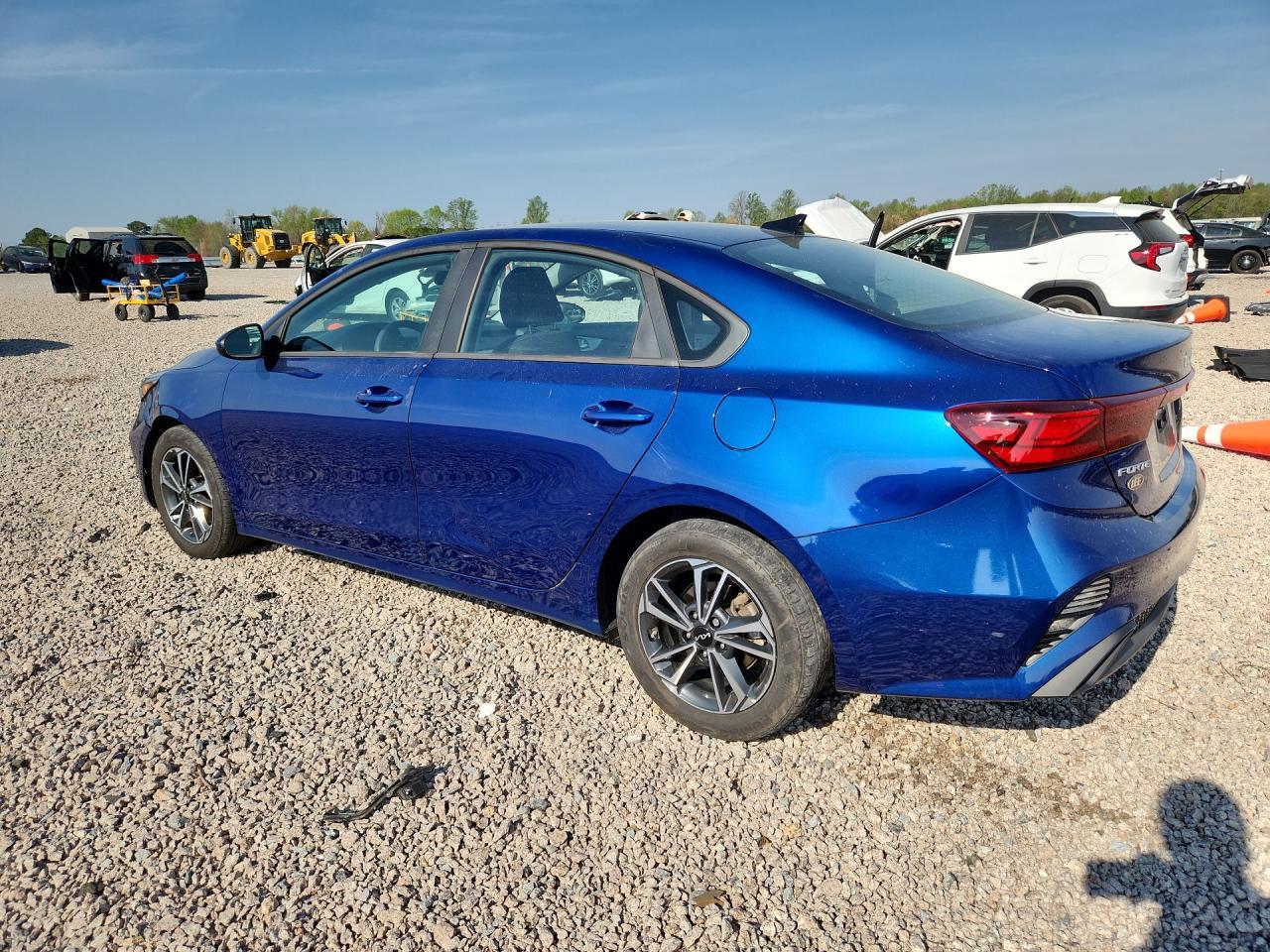 2024 Kia Forte Lxs - zdjęcie 2