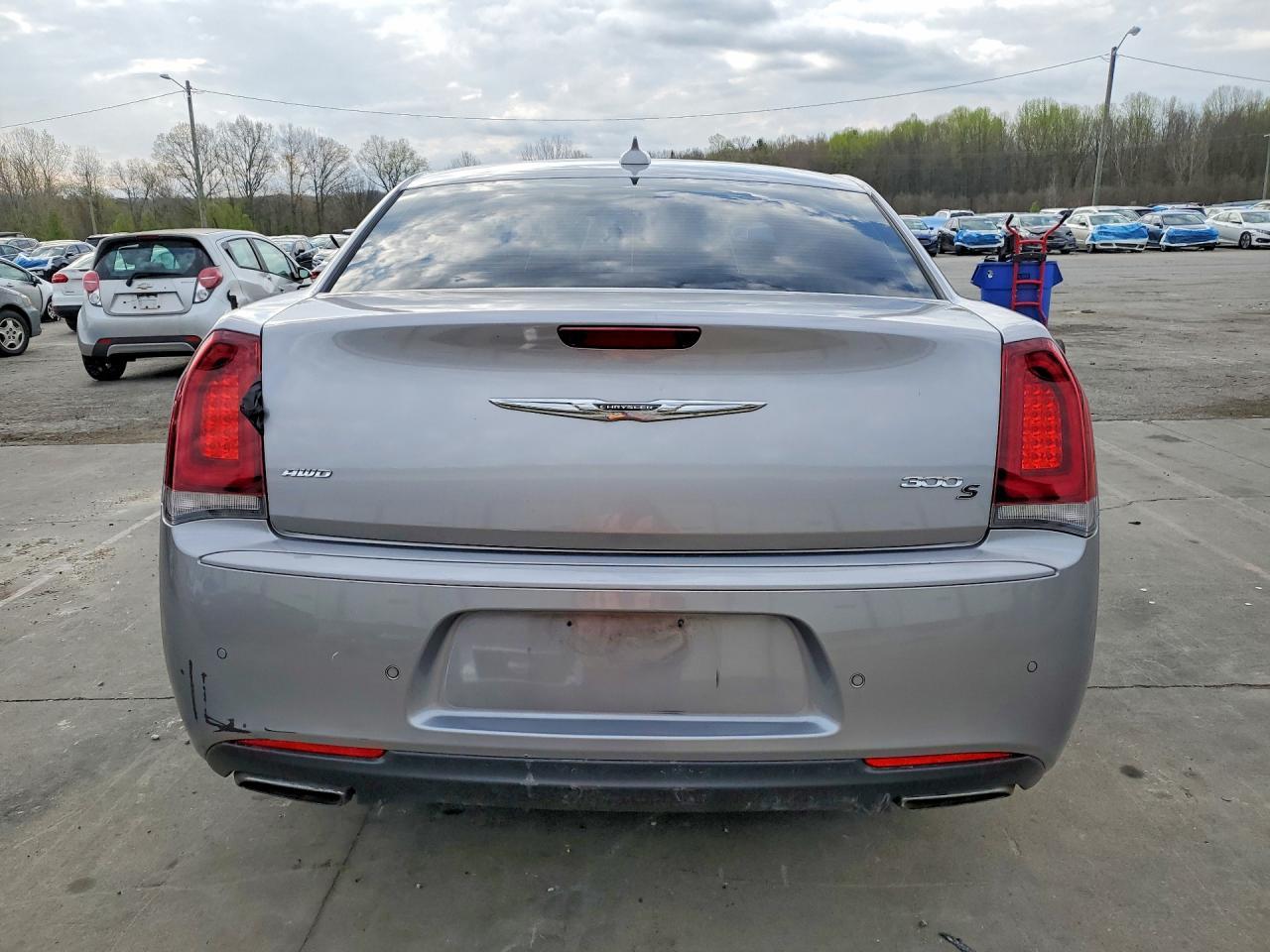 2017 Chrysler 300 S - zdjęcie 6