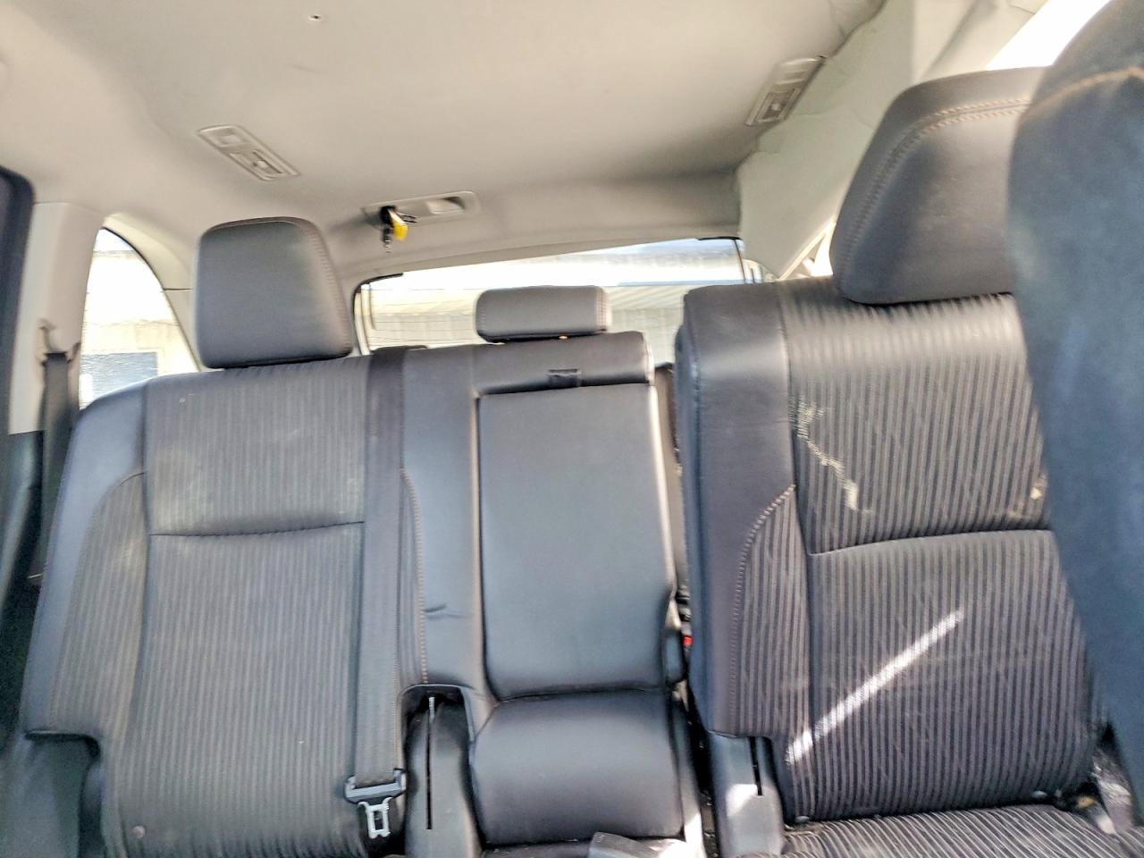 2015 Toyota Highlander Le Plus - zdjęcie 10