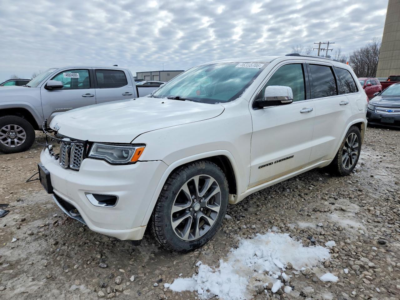 2017 Jeep Grand Cherokee Overland - zdjęcie główne