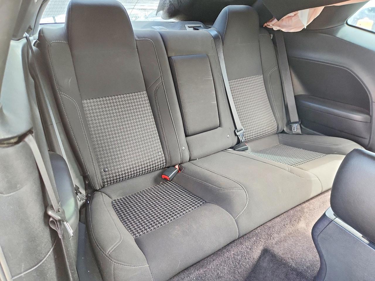 2016 Dodge Challenger Sxt - zdjęcie 10