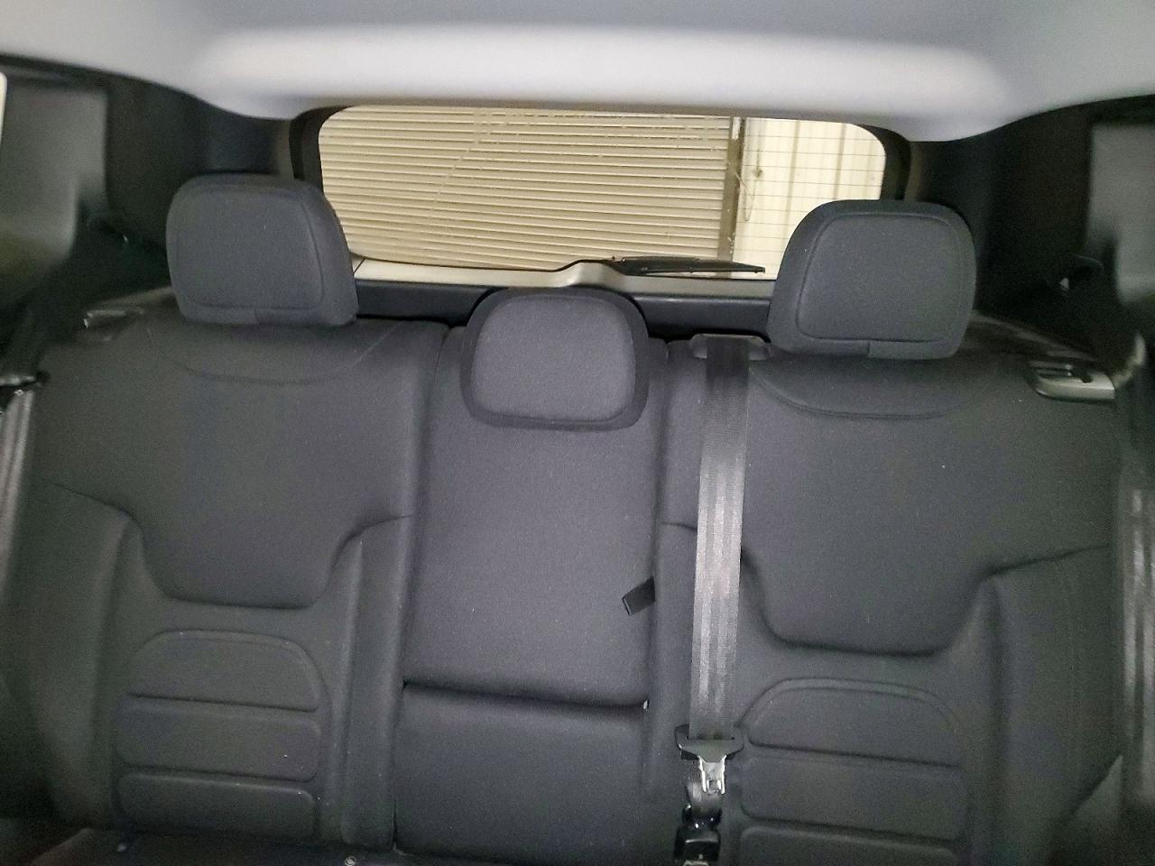 2016 Jeep Renegade Latitude - zdjęcie 10