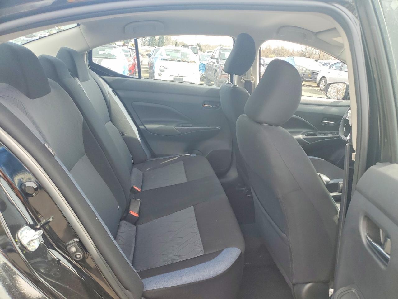 2025 Nissan Versa Sv - zdjęcie 10