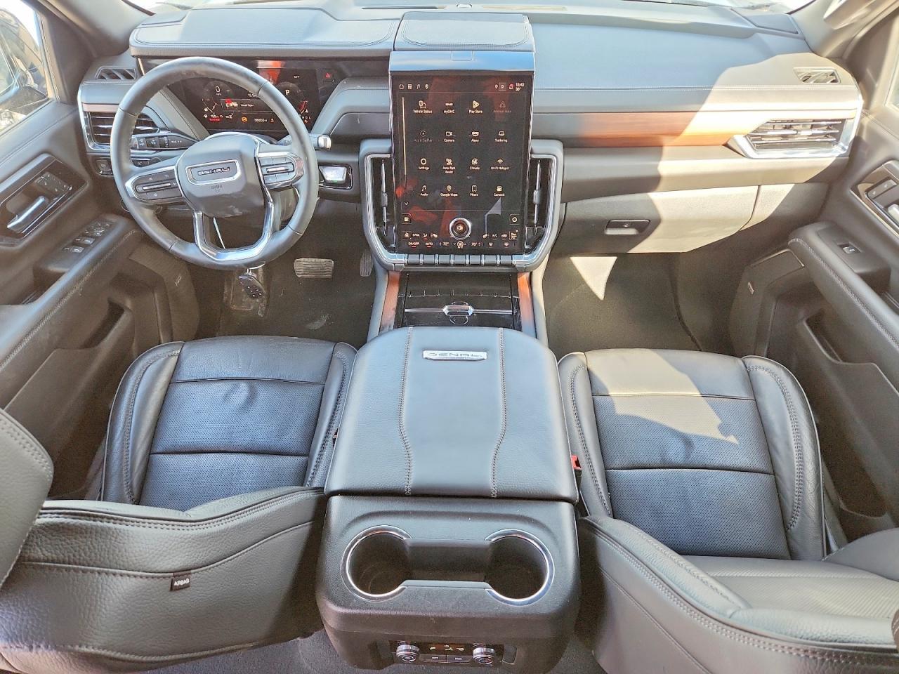 2025 GMC Yukon Denali - zdjęcie 8