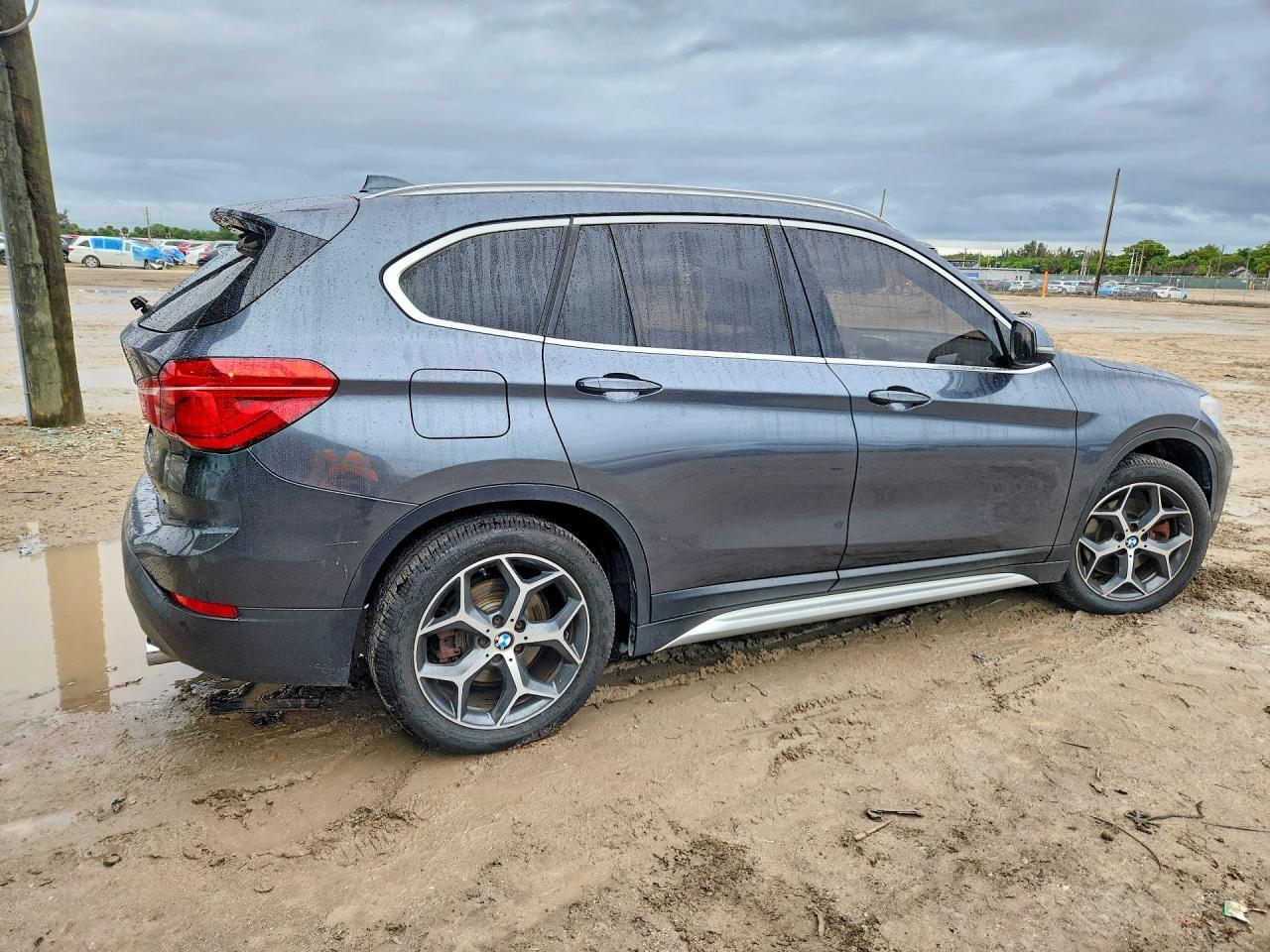 2019 BMW X1 xDrive28I - zdjęcie 3