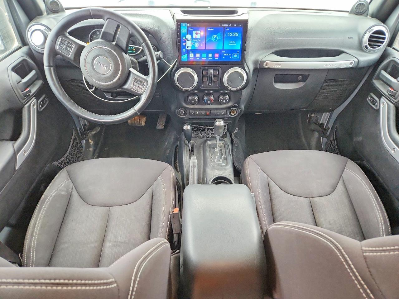 2014 Jeep Wrangler Unlimited Sahara - zdjęcie 8